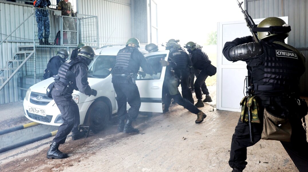 В Пермском ГУ ФСИН прошли учения по пресечению массовых беспорядков осужденных