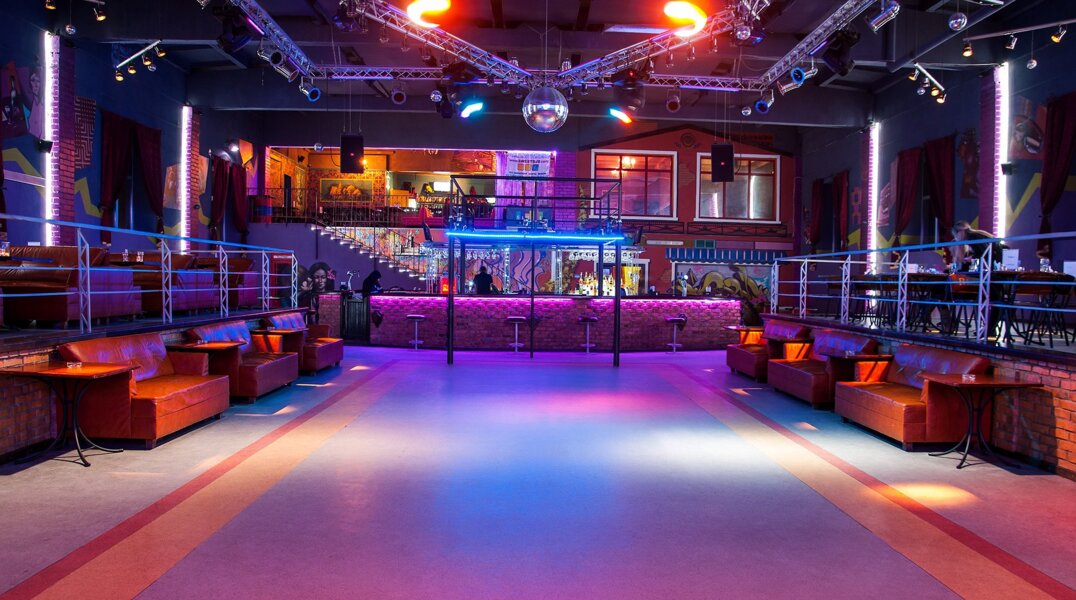 Пермский клуб проведет конкурс на самую короткую мини-юбку