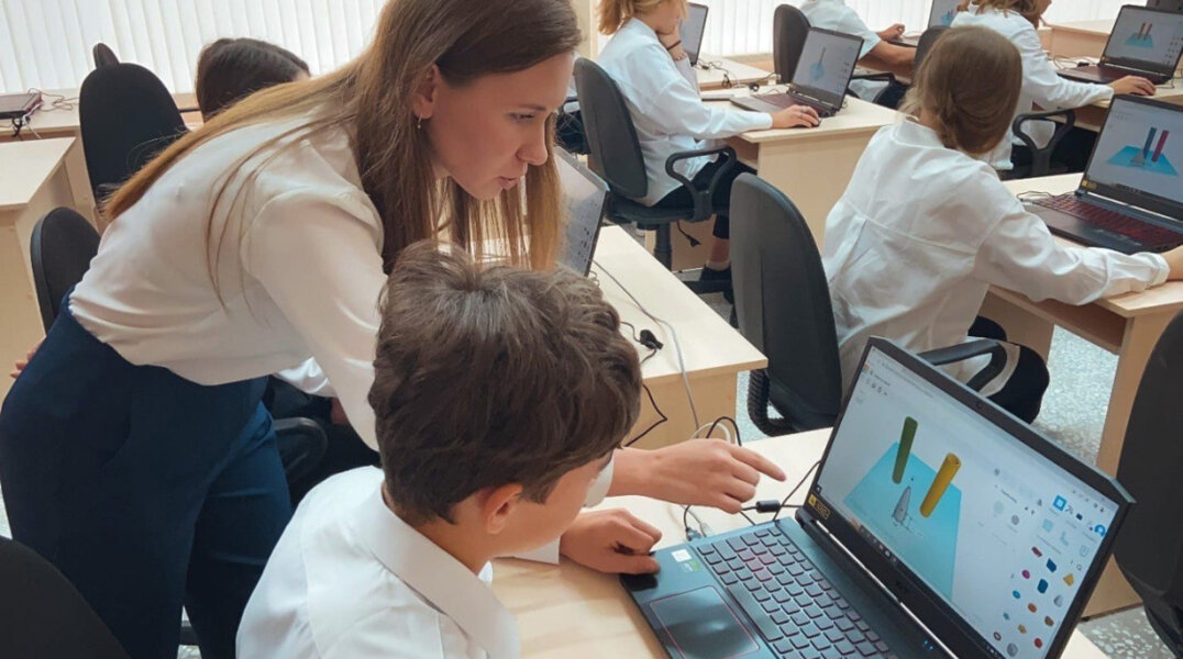 В Пермском крае на поощрение педагогов за прошедший учебный год направили 100 млн рублей