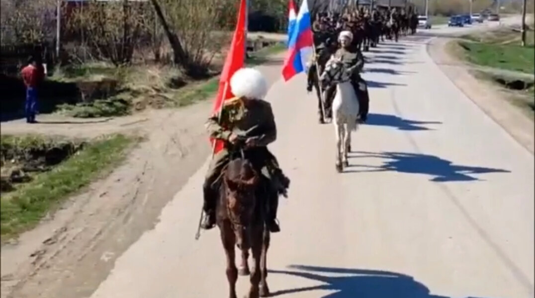 В поселке Прикамья ко Дню Победы пройдёт конный парад