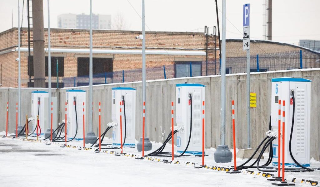 В России запустили крупнейший зарядный хаб для электрокаров, сделанный в Перми