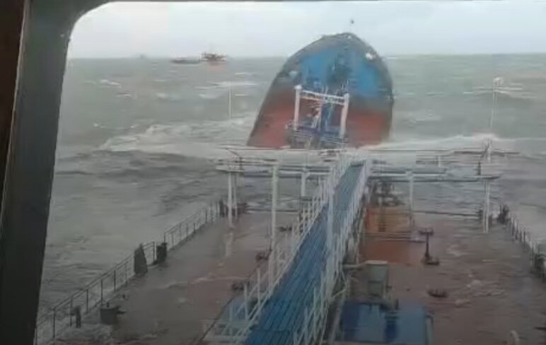 Судовладелец пермского танкера «Волгонефть 212» заплатит семьям погибшего моториста страховую выплату