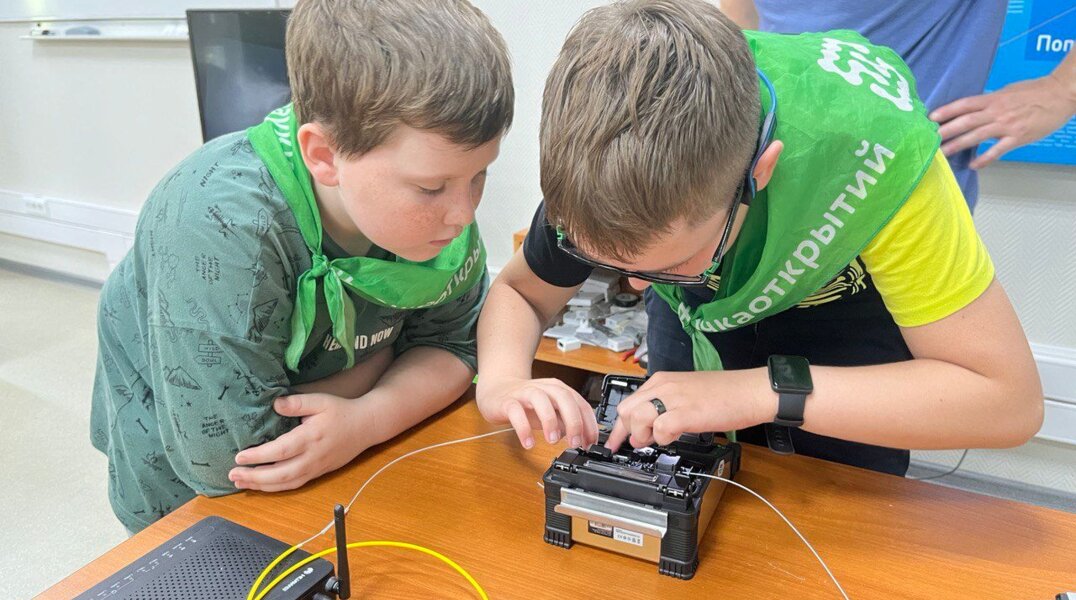 Юных пермяков научили варить оптику