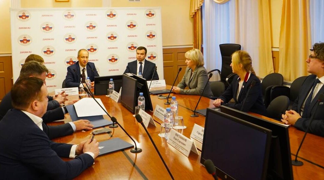 В Перми прошла встреча членов ЦИК с лидерами парламентских фракций Пермского края