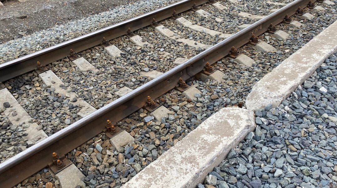 Из-за пожара на границе Прикамья и Свердловской области отменили один и задержали десять поездов