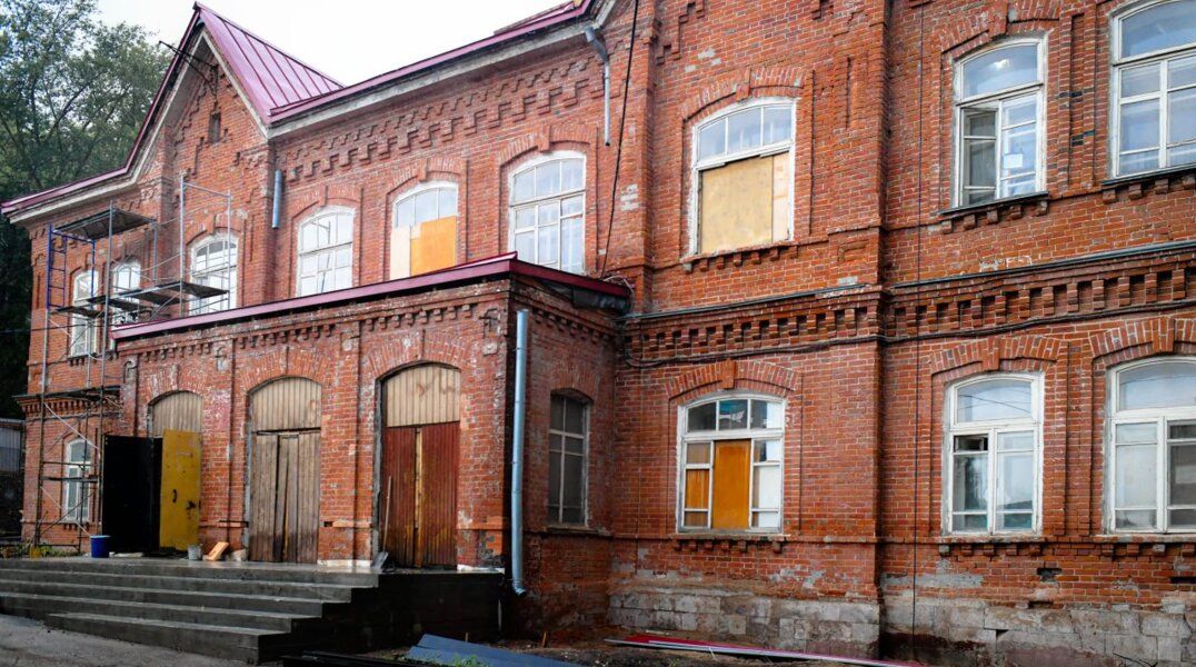 Эдуард Соснин: реконструкция спортивной школы олимпийского резерва «Олимп» идет в графике