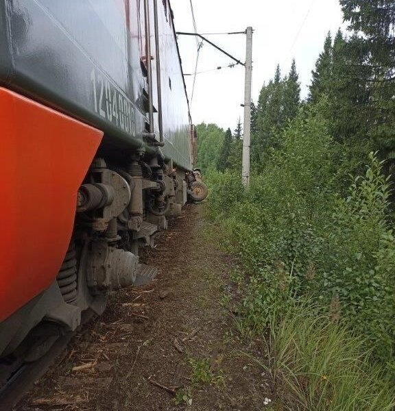 Движение поездов в Пермском крае после ЧП на железной дороге восстановили