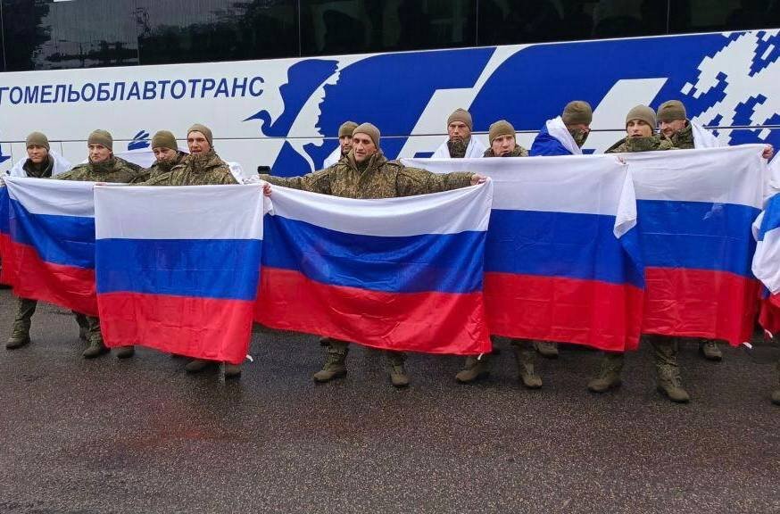 Двое жителей Пермского края вернулись домой из украинского плена