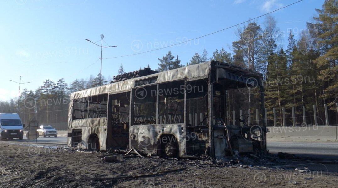 В Кировском районе Перми при движении загорелся рейсовый автобус