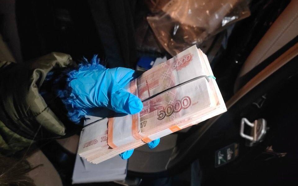 В Перми сотрудники ФСБ задержали бизнесмена во время получения взятки