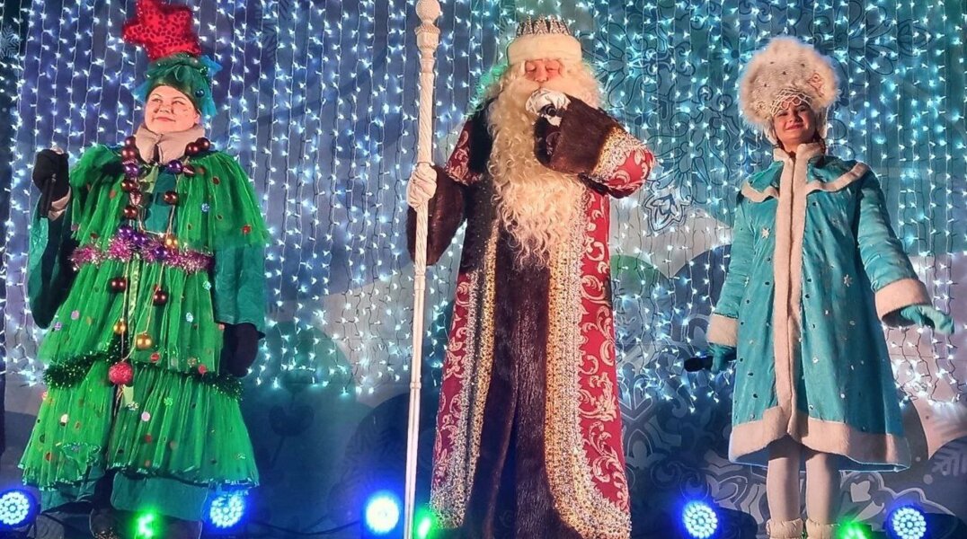 В пермских парках зажгли новогодние ёлки