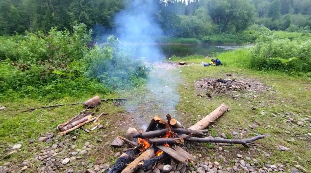 В Прикамье школьник неудачно прыгнул через костер и попал в больницу с ожогами