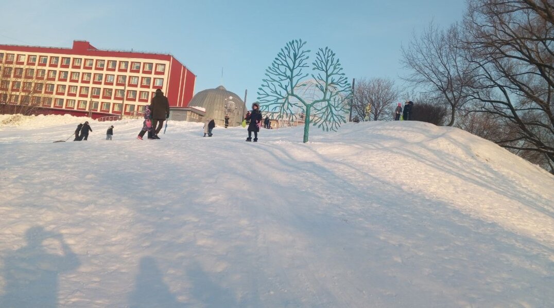 В Перми ребенок разбился, катаясь на тюбинге у планетария
