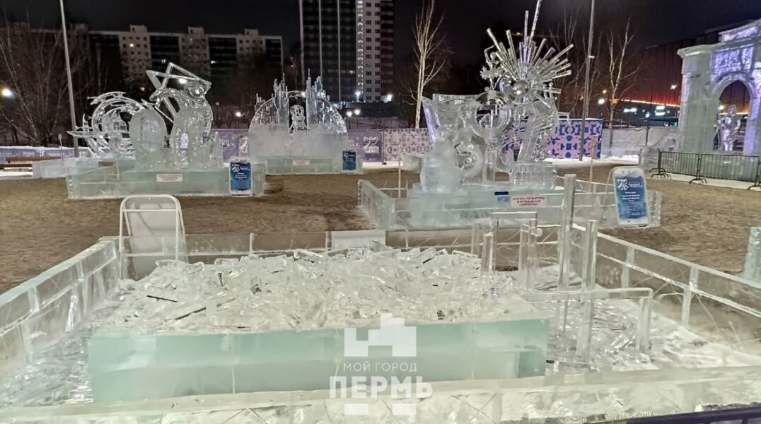 В Перми рухнула ледовая скульптура – победитель Кубка России