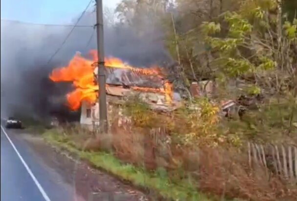 В Перми на улице Соликамской сгорел частный дом