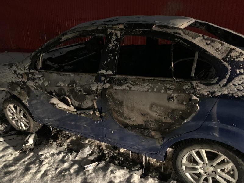 В Прикамье работник автомойки угнал машину клиента и врезался в сугроб