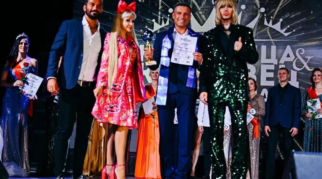 55-летняя пермячка получила корону из рук стилиста Сергея Зверева