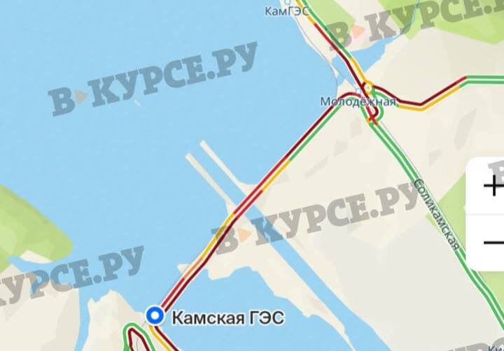 Утром 18 апреля в пермском микрорайоне возникла большая пробка и очередь из автобусов