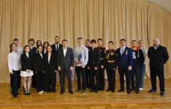 Глава Прикамья вручил кубок призерам окружного этапа Интеллектуальной олимпиады ПФО