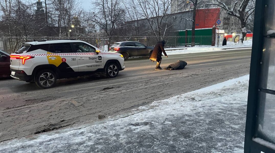 В Перми на пересечении улиц Борчанинова и Луначарского таксист сбил пенсионерку