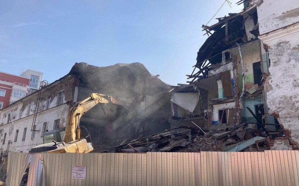 В Перми начали сносить аварийный дом по Циолковского, 17