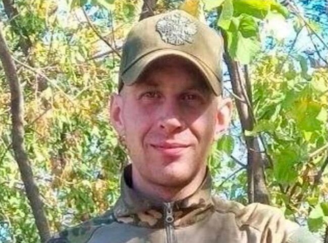 В Елово проводят в последний путь старшего стрелка-гранотомётчика, погибшего в боях в ЛДНР