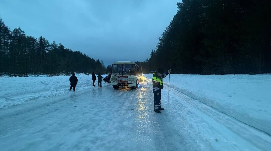 В Прикамье произошла авария с пассажирским автобусом