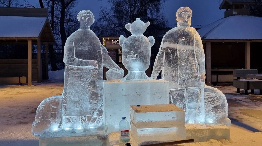 В Прикамье к зимнему фестивалю строят ледовые скульптуры