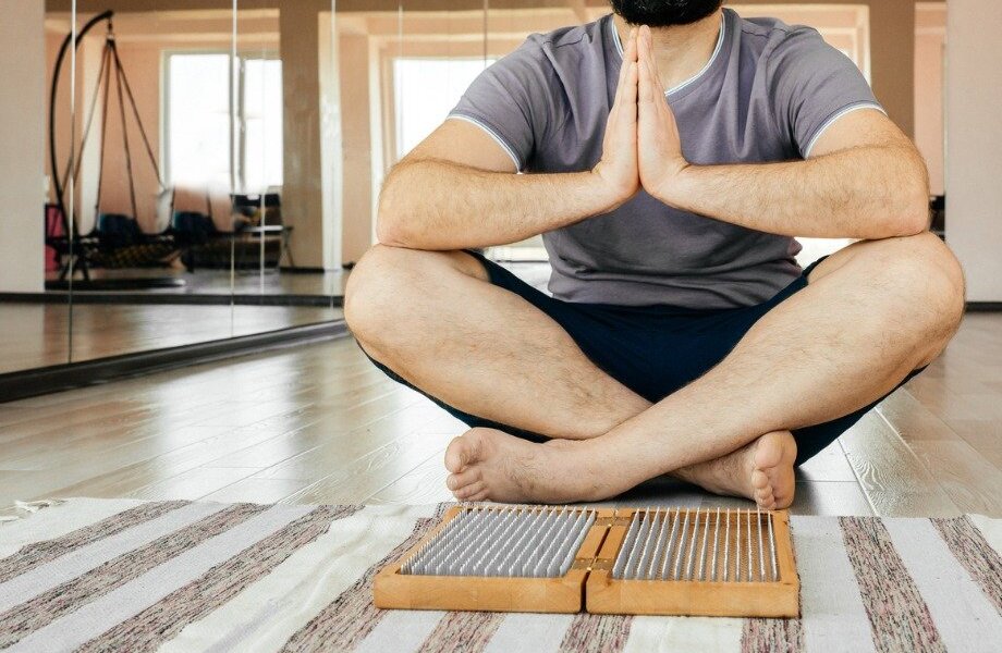 Житель Перми поставит новый рекорд России по стоянию на гвоздях