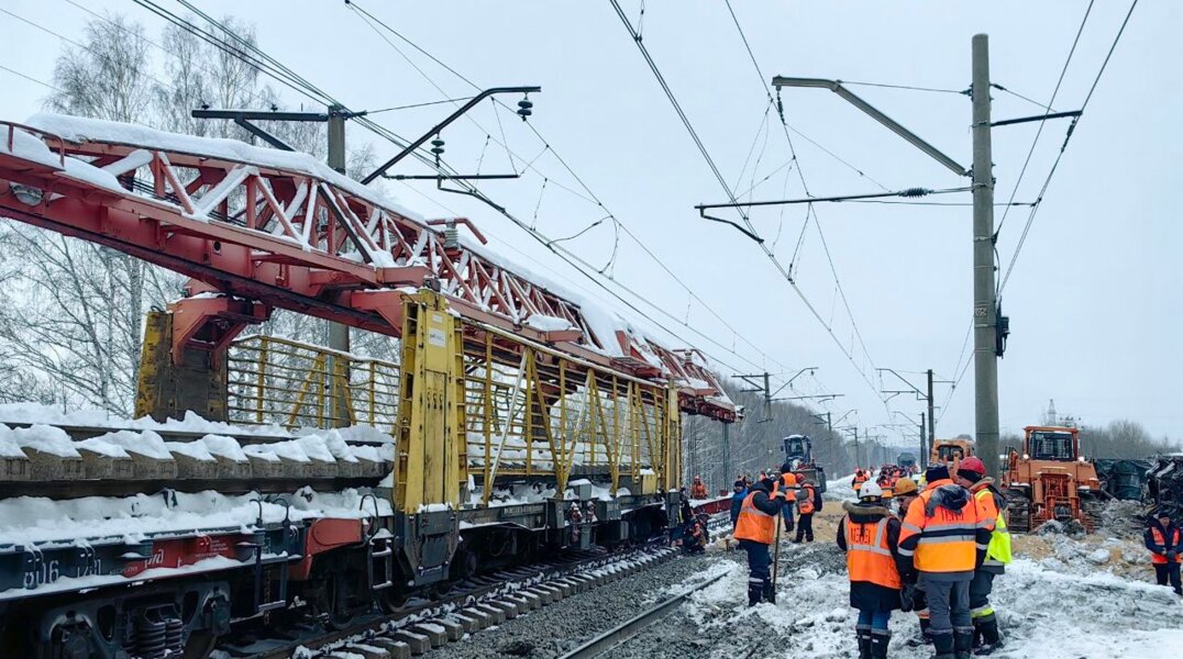 После схода вагонов на перегоне Ферма – Бахаревка демонтировали поврежденные рельсы