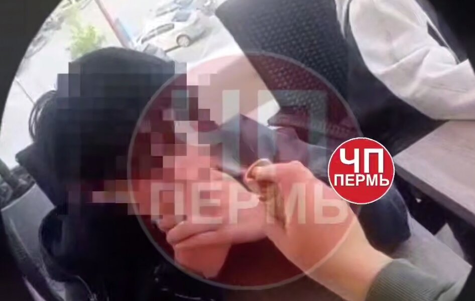 В Перми подростков, распыливших перцовый баллончик на фудкорте ТРЦ, вывела охрана