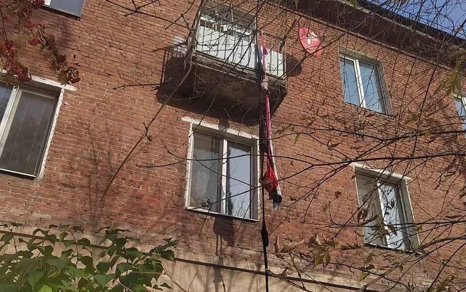 В Прикамье погибла пенсионерка, упав с высоты третьего этажа