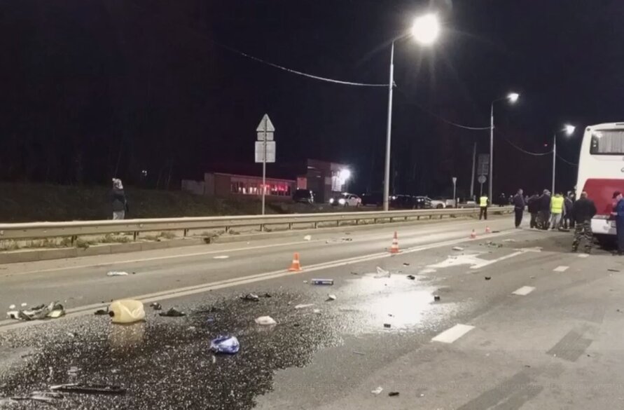 В Прикамье в ДТП с рейсовым автобусом погибли два человека