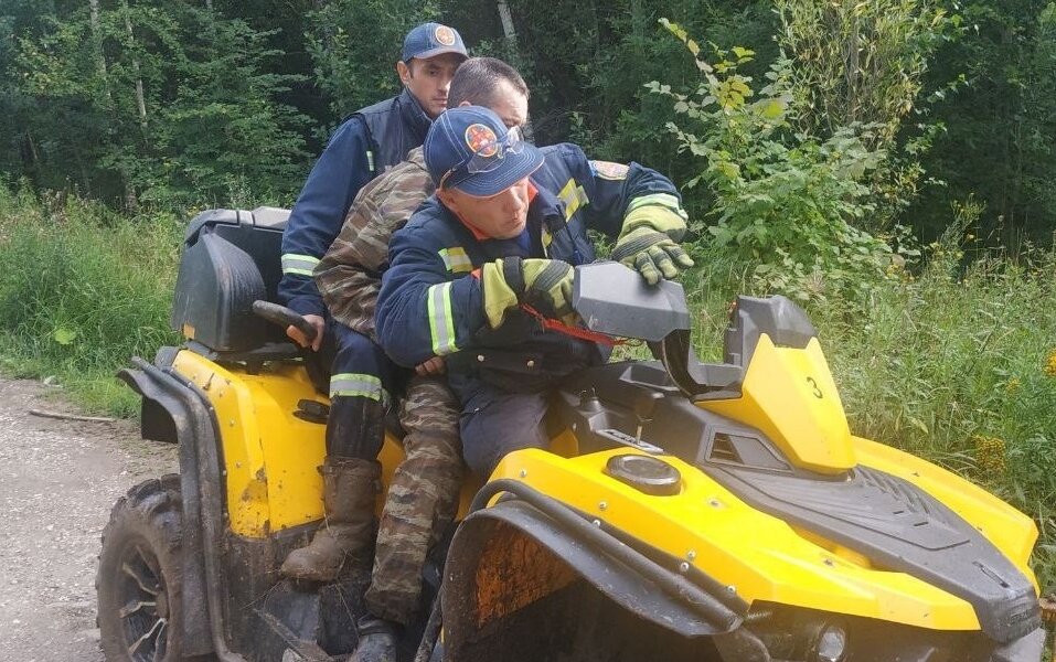 Спасатели вывели обессилевшего пермяка из леса в районе Восточного обхода