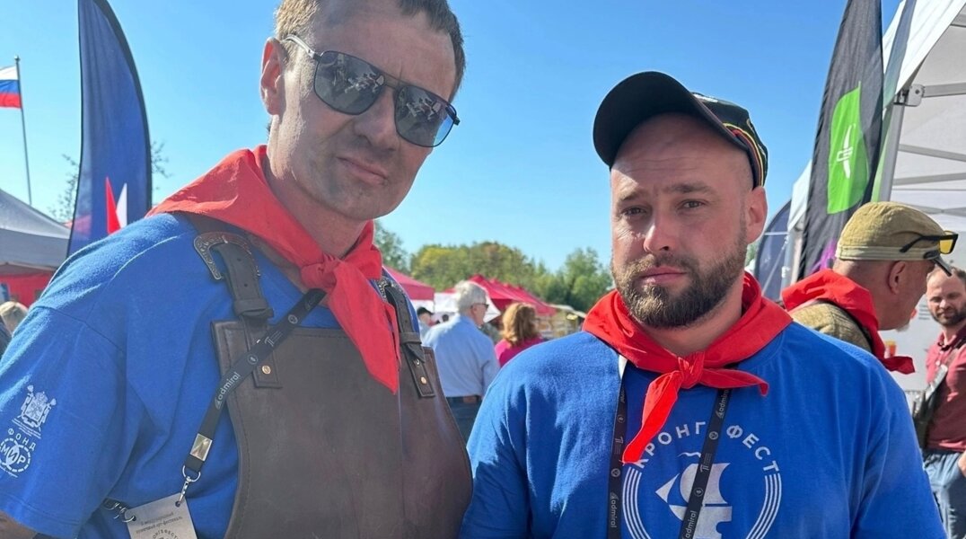 Кузнец из Кунгура выковал корону для молодоженов из Кронштадта