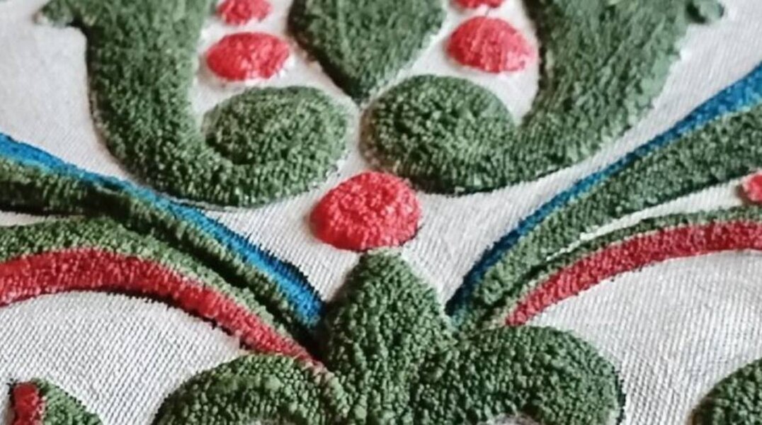 В Чердыни создали шопперы с изображениями исторических изразцов