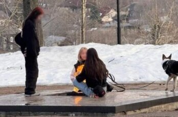 В Перми установили личности подростков, которые жгли ветки деревьев на Вечном огне