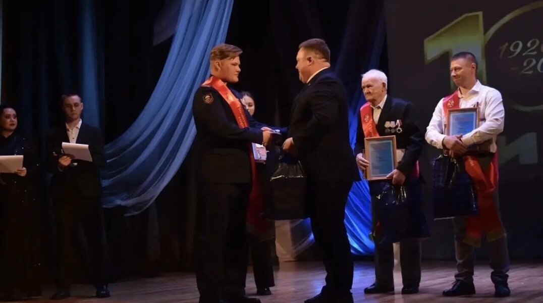 Герой России Эммануил Давыдов стал почетным гражданином Кизела