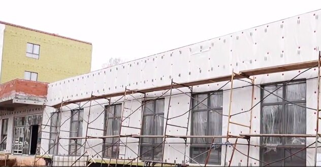 Строители установили каркас и сделали тепловой контур здания новой поликлиники в Перми