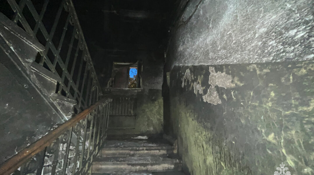 Из горящего дома в Перми спасли девять человек