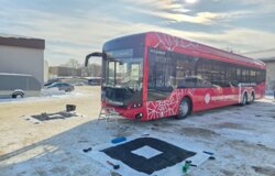 Умный великан готовится к выходу в свет. Новый трехосный автобус начнет работать на улицах Перми