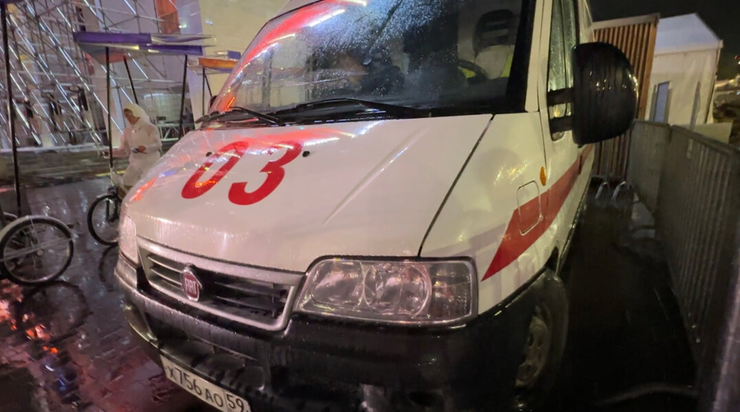 Два парашютиста пострадали во время прыжка под Петербургом