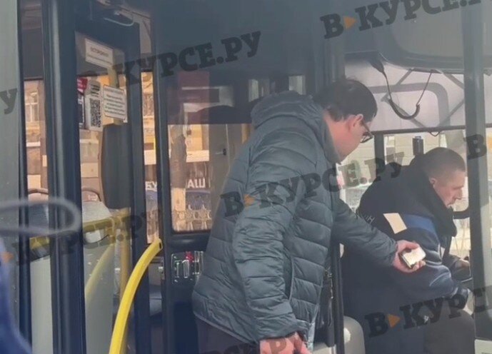 Департамент транспорта Перми начал проверку после инцидента с водителем автобуса на Компросе