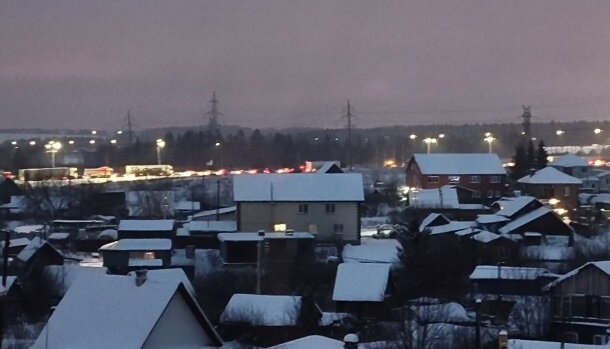 На подъезде к Перми со стороны Фролов скопилась огромная пробка