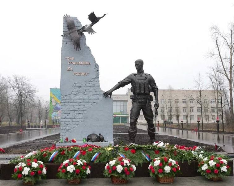 В Березниках открыли монумент в честь бойцов СВО