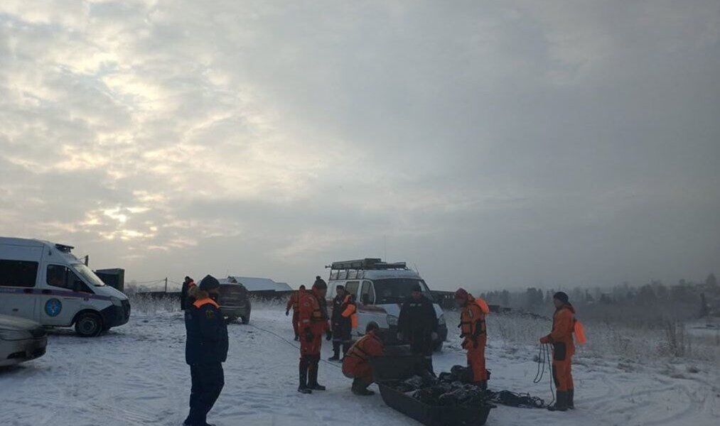 Пермячка провалилась под лед у Коммунального моста