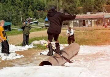 В Губахе в середине июля провели соревнования на лыжах и сноубордах