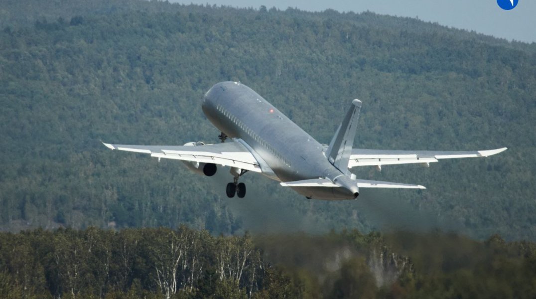 В России в небо поднялся первый «Суперджет-100» с пермскими системами