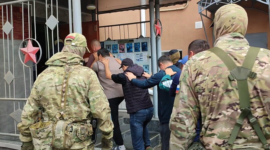 В Прикамье сотрудники ФСБ выявили уклонистов среди новых граждан России