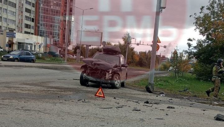 В Перми водитель «SsangYong» спровоцировал аварию и сам пострадал